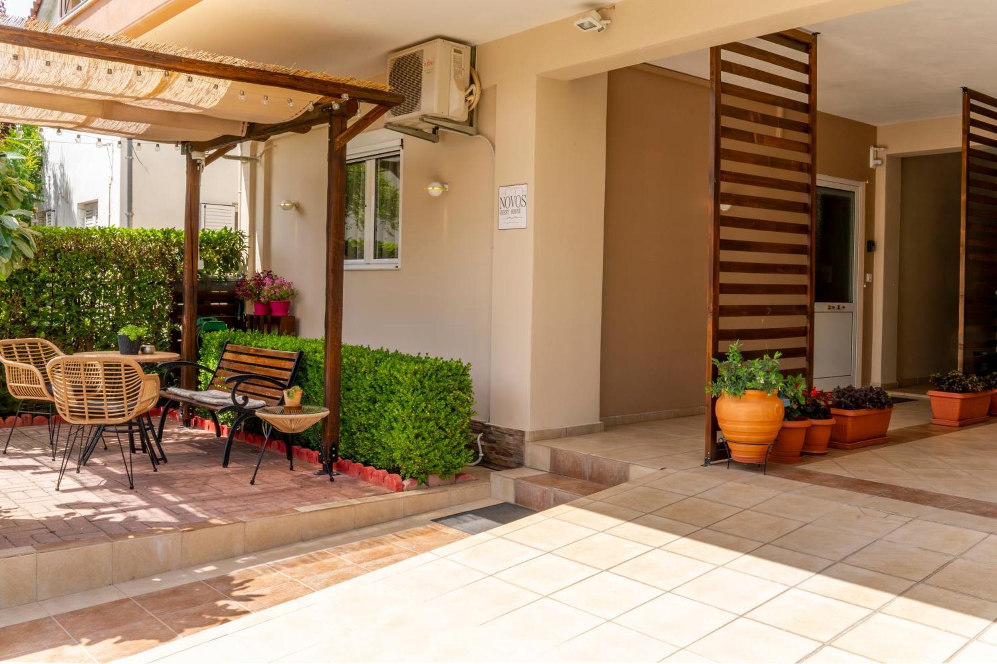 קאלאבאקה Novos Guesthouse Meteora מראה חיצוני תמונה
